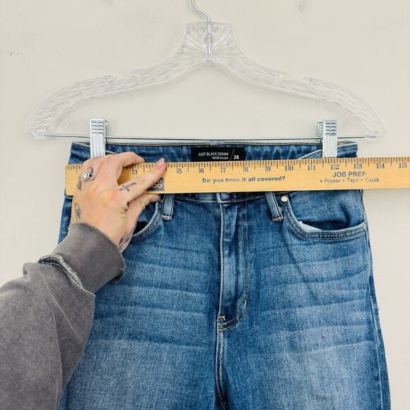 Just Black Denim Distressed Mid Rise Straight Leg Jeans Women’s Size 28 - Picture 2 of 9